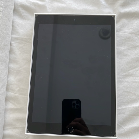 10.2 inch iPad and Apple Pencil for sale 64 GB - Picture 3 of 7
